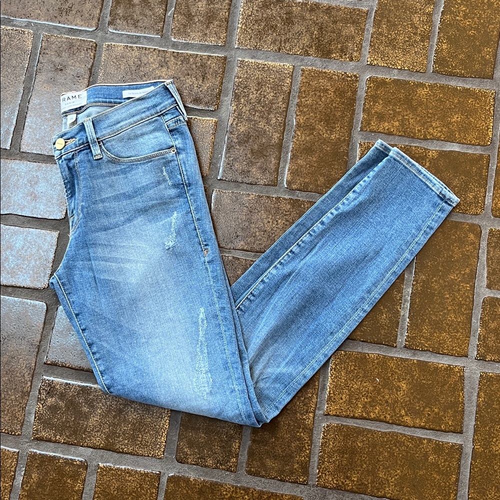 Frame Denim Carson Distressed Le Skinny de Jeanne Jeans